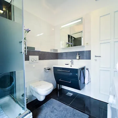 Apartment Palace