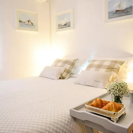 Palace Apartment *